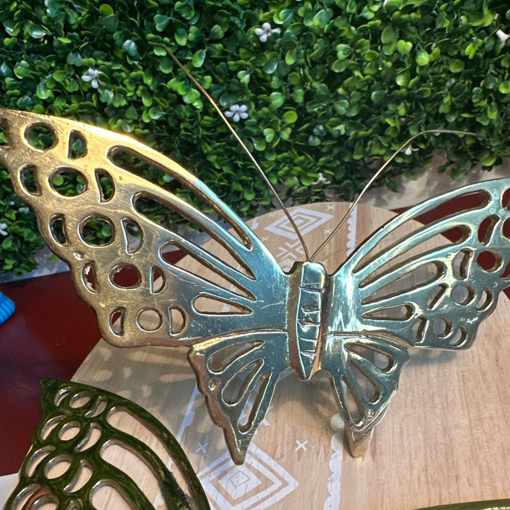 Set Of 2 Vintage Brass Butterfly Wall Hanging mid century - Picture 2 of 6